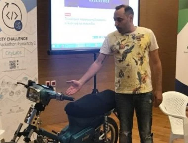Ηράκλειο: Πολυμήχανος νεαρός έφτιαξε μοτοσικλέτα που κινείται με... τσικουδιά!